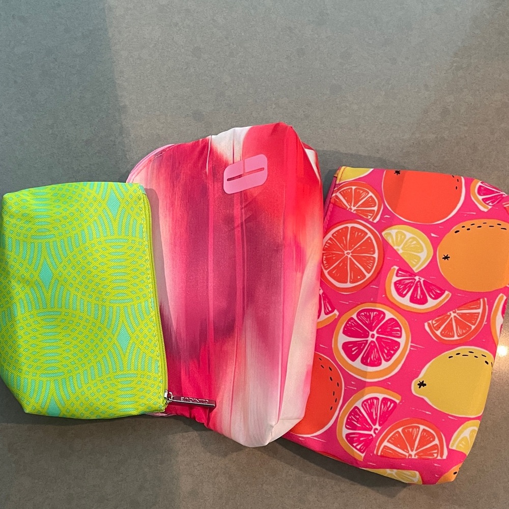 Clinique Vibrant Multi-Color Pouch Set